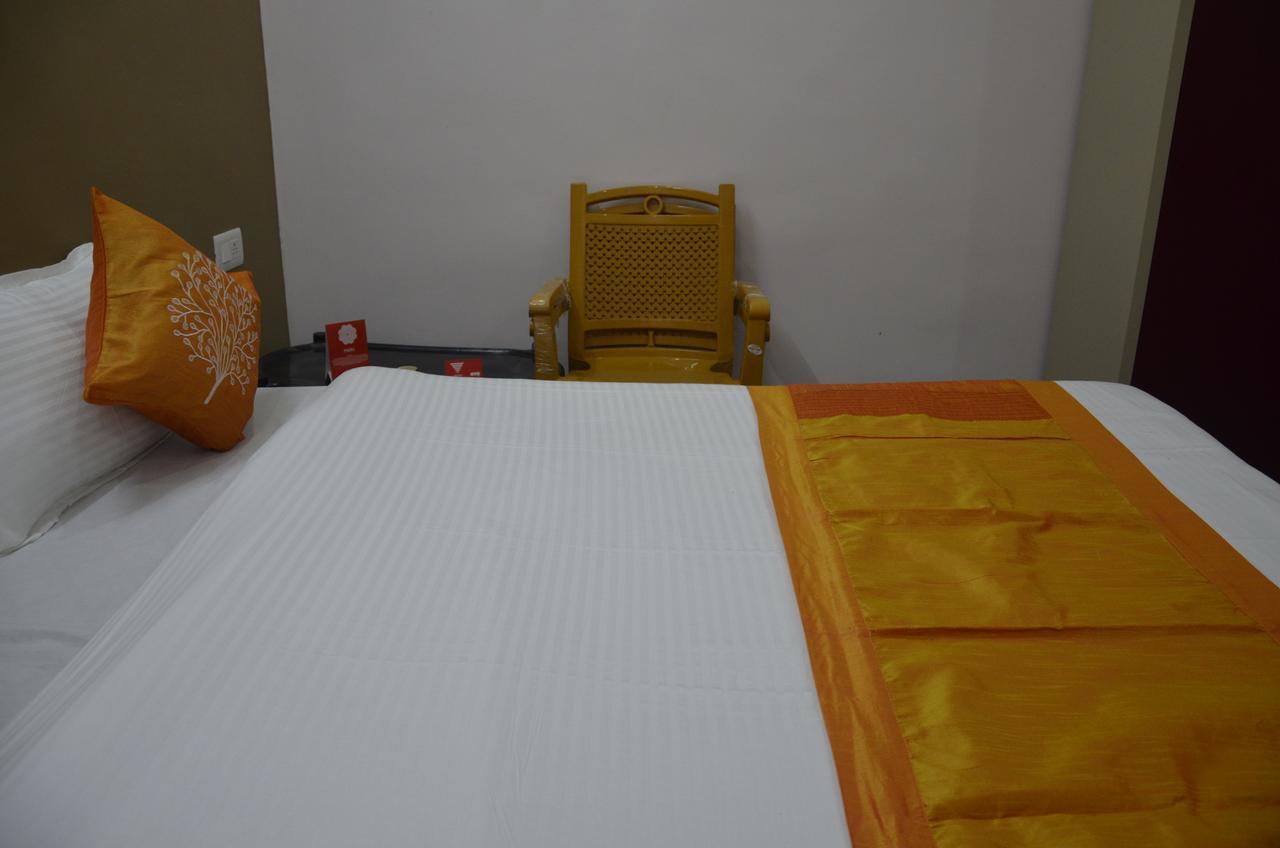 Oyo 7622 Varanasi Stays Kültér fotó