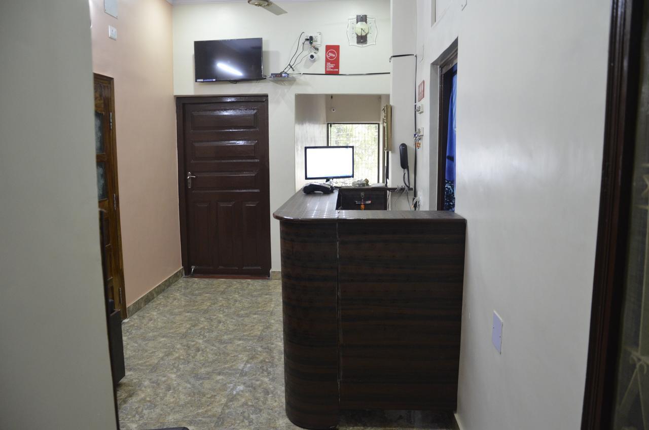 Oyo 7622 Varanasi Stays Kültér fotó