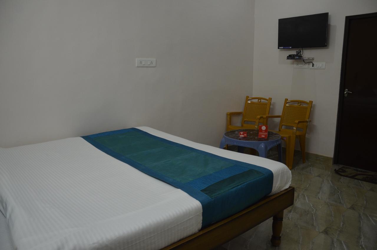Oyo 7622 Varanasi Stays Kültér fotó